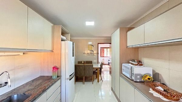 Casa 3 dormitórios no bairro Hípica