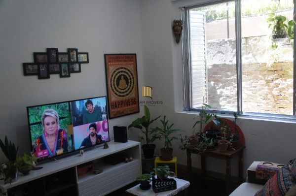 Apartamento em Porto Alegre, no bairro Centro Histórico, com 2 dormitório(s), e 2 banheiros, à venda.
