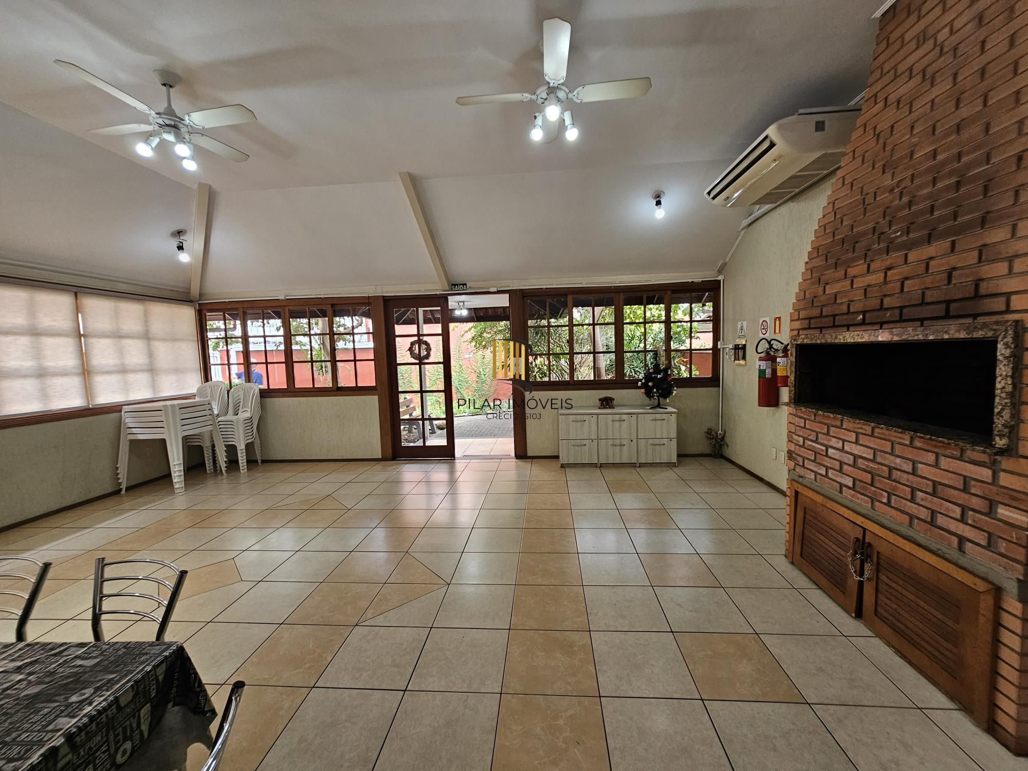 Casa 3 dormitórios em condomínio no bairro Camaquã, a 50 mts da Otto Niemayer.