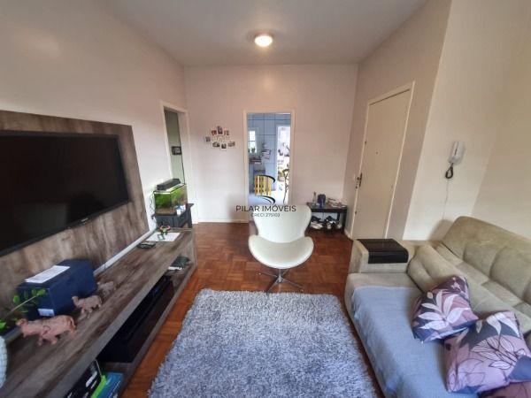 Apartamento em Porto Alegre, no bairro Cristal, com 3 dormitório(s), e 3 banheiros, à venda.