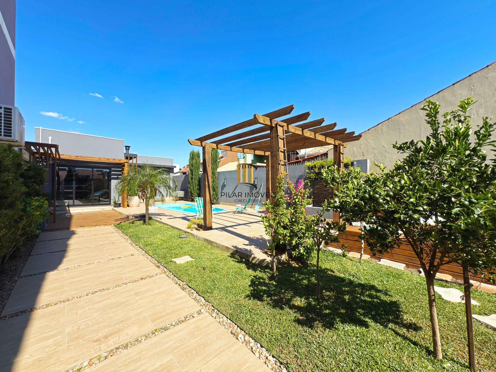 Em busca de uma casa espaçosa e cheia de comodidades no bairro Hípica