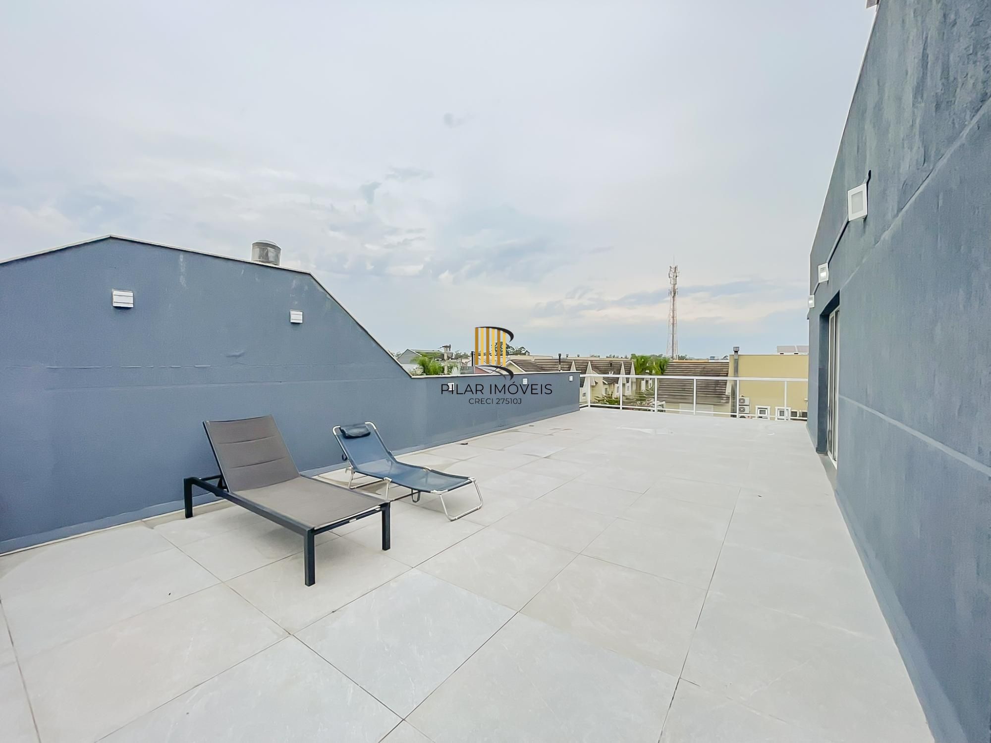 Casa 3 dormitórios no bairro Hípica