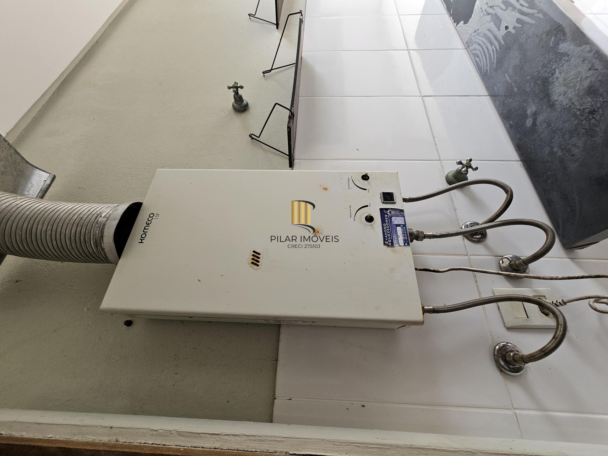 Casa 2 dormitórios no bairro Hípica