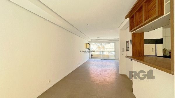 Casa Condominio em Porto Alegre, no bairro Pedra Redonda, com 3 dormitório(s), e 3 banheiros, à venda.