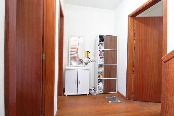 Casa em Porto Alegre, no bairro Hípica, com 2 dormitório(s), e 2 banheiros, à venda.