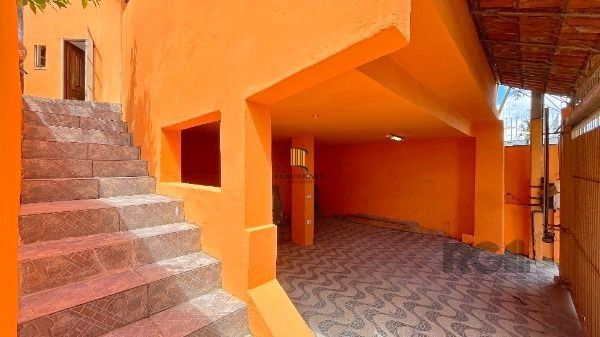 Casa para Venda - 144m², 2 dormitórios, 2 vagas - Lomba do Pinheiro