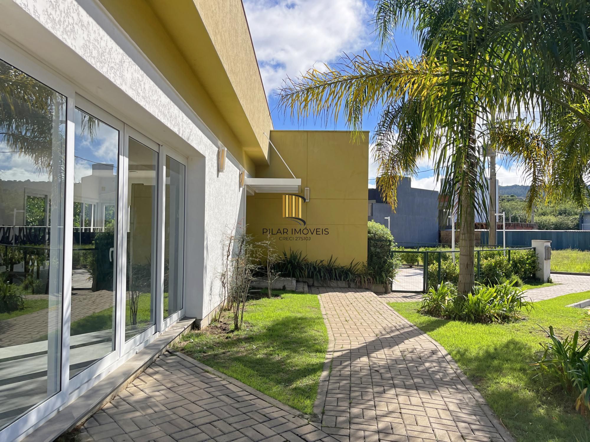 Casa de Condomínio 3 dormitórios no bairro Campo Novo