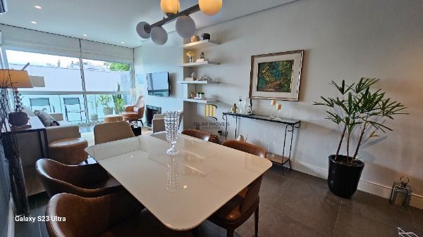 Apartamento em Porto Alegre, no bairro Chácara das Pedras, com 2 dormitório(s), e 2 banheiros, à venda.