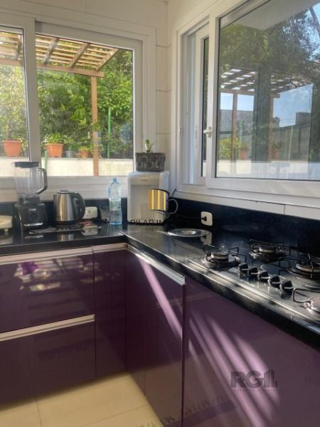Casa Condominio em Porto Alegre, no bairro Jardim Carvalho, com 3 dormitório(s), à venda.
