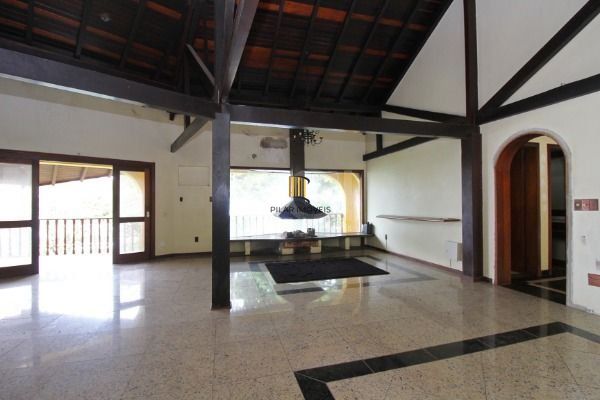 Casa para Venda - 596m², 6 dormitórios, sendo 4 suites, 6 vagas - Vila Conceição