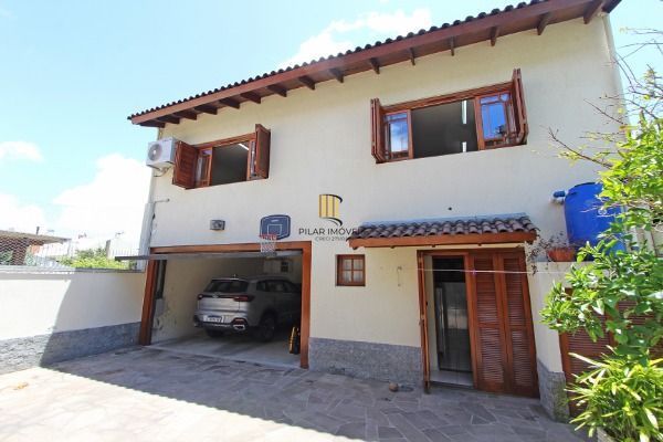 Casa para Venda - 360m², 3 dormitórios, sendo 1 suites, 4 vagas - Portal do Guarujá