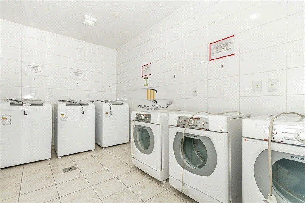 Apartamento com 2 dormitórios, 2 vagas, 65m2 coração do Menino Deus.