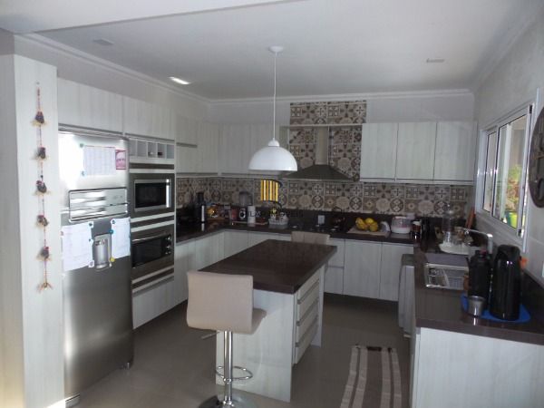Casa para Venda - 270m², 3 dormitórios, sendo 1 suites, 2 vagas - Guarujá