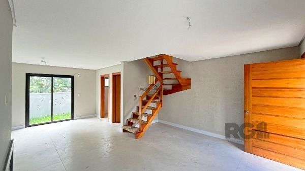 Casa Condominio em Porto Alegre, no bairro Tristeza, com 3 dormitório(s), e 3 banheiros, à venda.