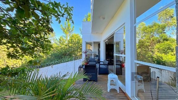 Casa Condominio em Porto Alegre, no bairro Aberta Dos Morros, com 3 dormitório(s), e 3 banheiros, à venda.