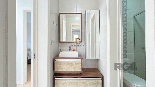 Casa em Porto Alegre, no bairro Hípica, com 3 dormitório(s), e 3 banheiros, à venda.