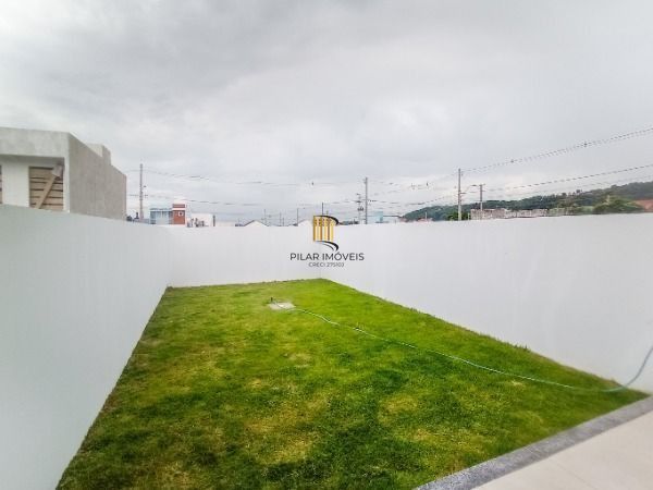 Casa em Porto Alegre, no bairro Aberta dos Morros, com 3 dormitório(s), à venda.