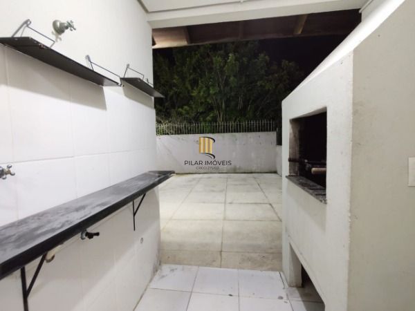 Casa 2 dormitórios no bairro Hípica