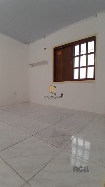 Casa em Porto Alegre, no bairro Restinga, com 2 dormitório(s), e 2 banheiros, à venda.
