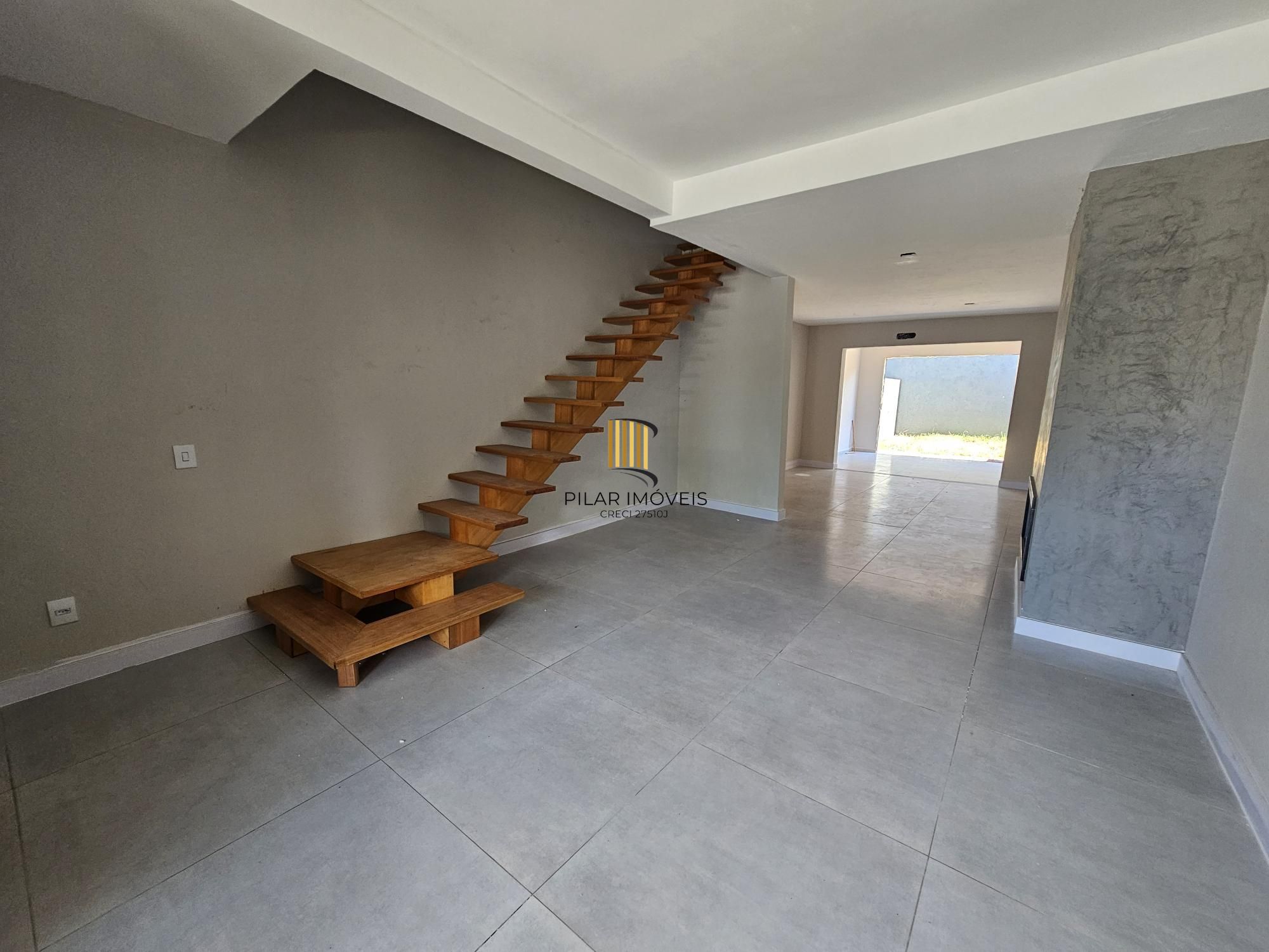 Casa em Porto Alegre, no bairro Aberta dos Morros, com 3 dormitório(s), e 3 banheiros, à venda.
