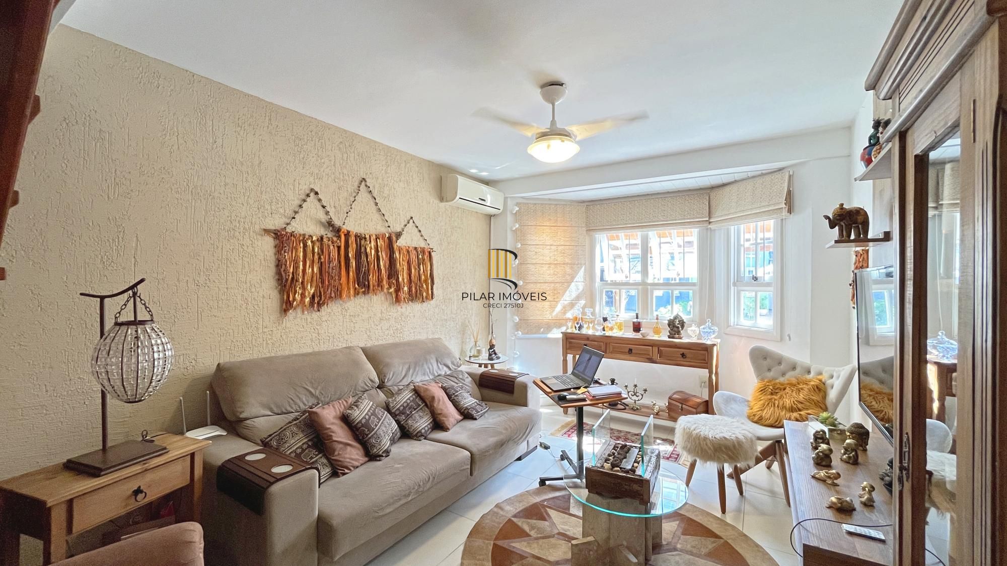 Casa de Condomínio 3 dormitórios no bairro Guarujá