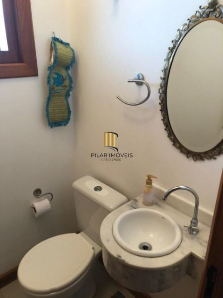 Casa para Venda - 150m², 3 dormitórios, sendo 1 suites, 2 vagas - Guarujá