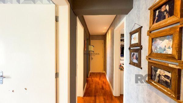 Apartamento em Porto Alegre, no bairro Rio Branco, com 3 dormitório(s), e 3 banheiros, à venda.