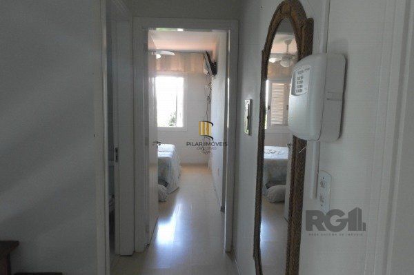 Casa em Porto Alegre, no bairro Espirito Santo, com 3 dormitório(s), e 3 banheiros, à venda.