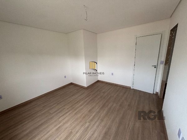 Casa Condominio em Porto Alegre, no bairro Campo Novo, com 3 dormitório(s), à venda.