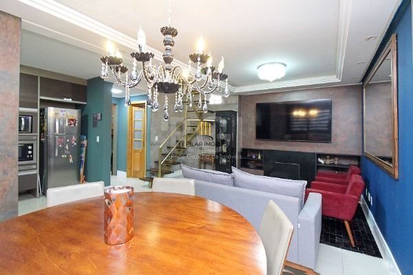 Casa Condominio em Porto Alegre, no bairro Ipanema, com 3 dormitório(s), e 3 banheiros, à venda.