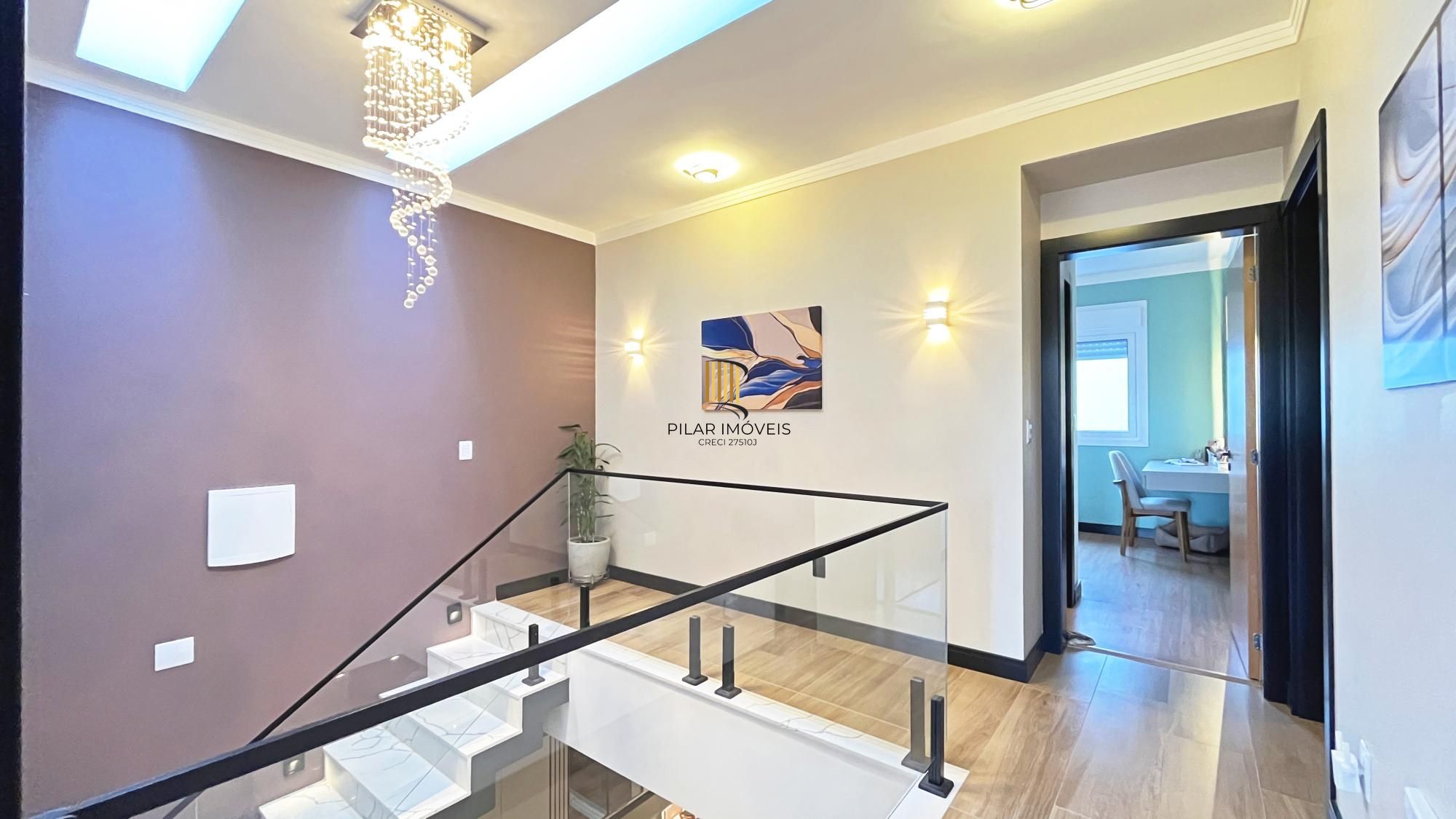 Casa à venda com 174m², 3 dormitórios, 3 suítes, 2 vagas, no bairro Hípica em Porto Alegre