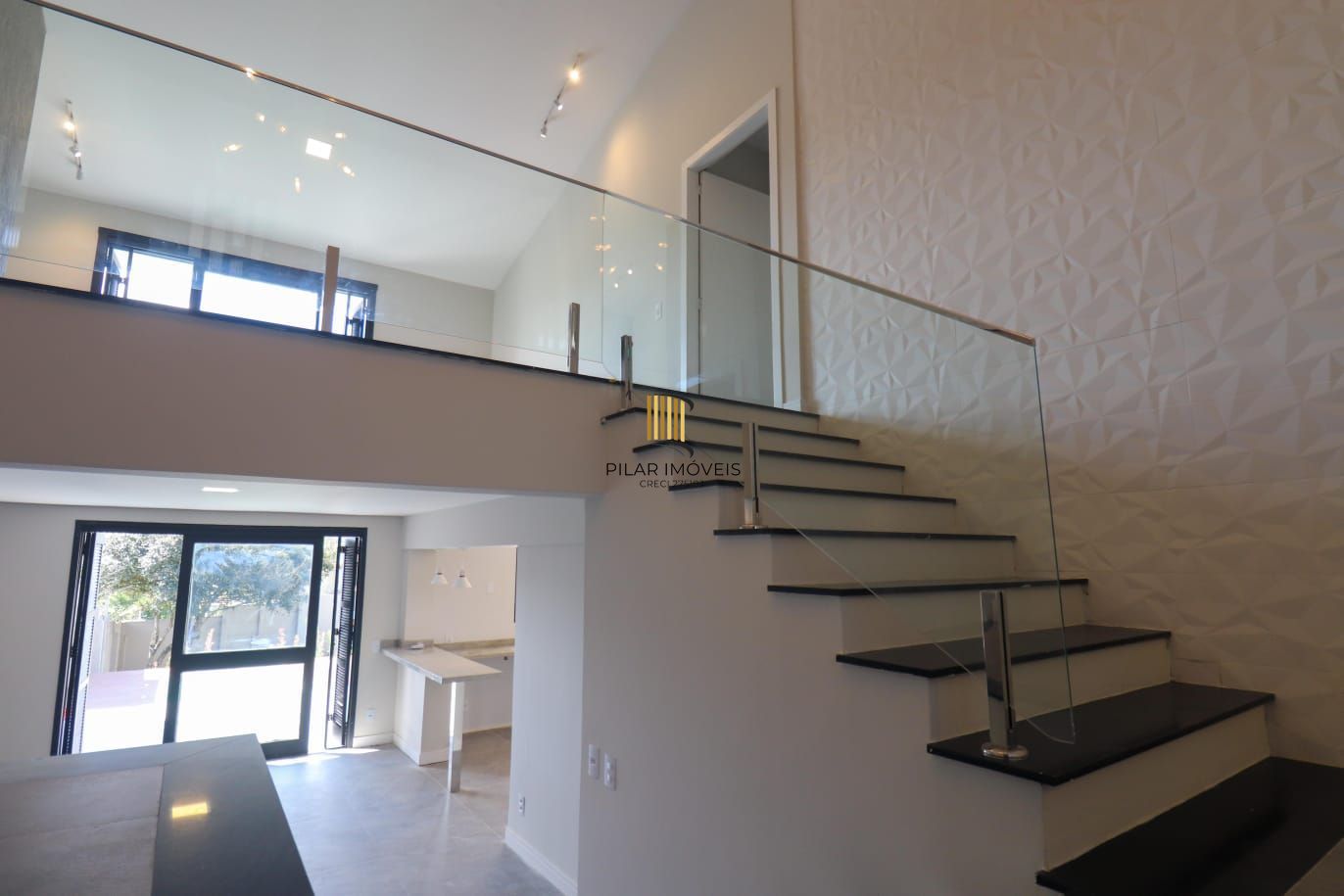 Casa 4 dormitórios no bairro Vila Nova