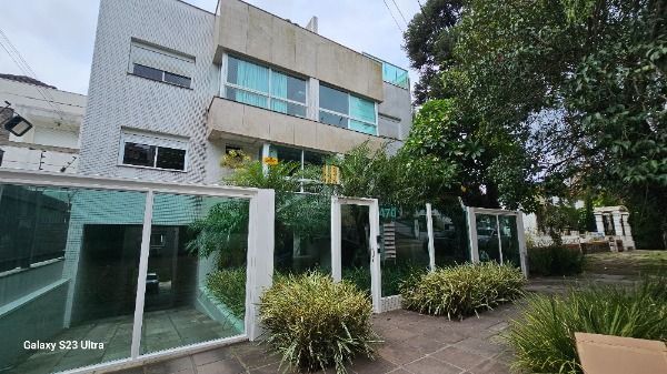 Apartamento em Porto Alegre, no bairro Chácara das Pedras, com 2 dormitório(s), e 2 banheiros, à venda.