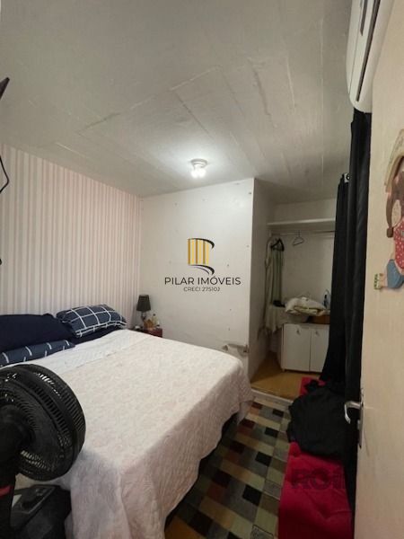 Casa em Porto Alegre, no bairro Vila Nova, com 3 dormitório(s), e 3 banheiros, à venda.