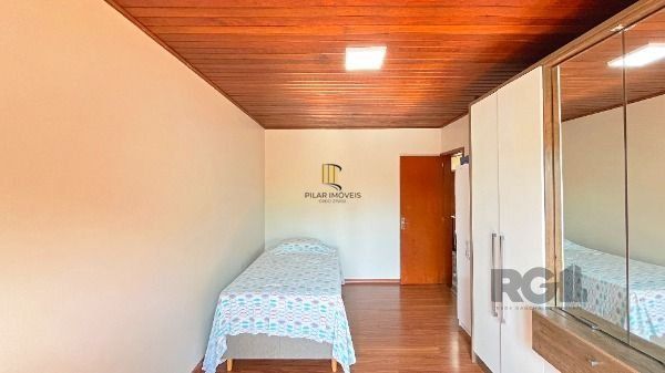Casa 3 dormitórios no bairro Hípica