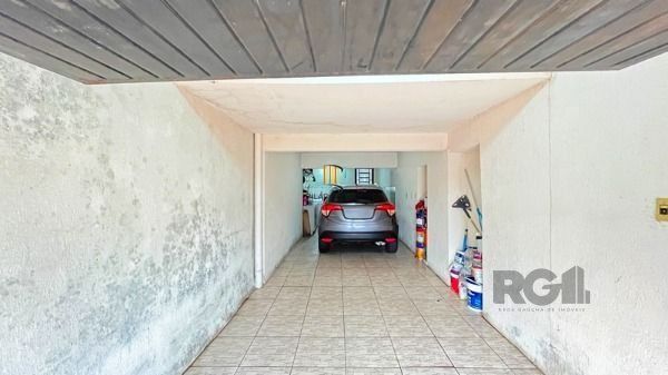 Casa para Venda - 240m², 4 dormitórios, 3 vagas - Nonoai