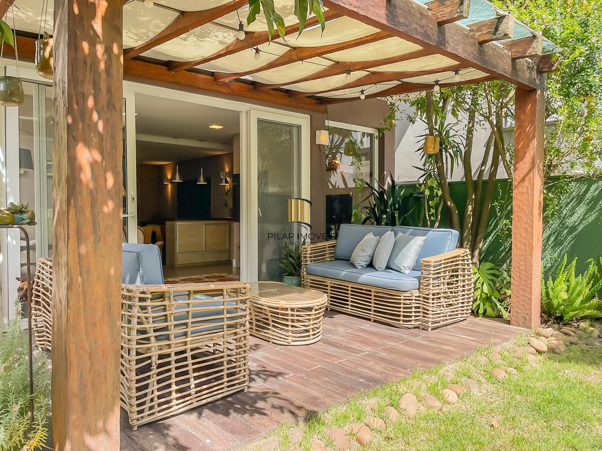 Linda e aconchegante casa em condomínio no Lagos de nova Ipanema