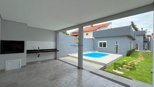 Casa em Porto Alegre, no bairro Ipanema, com 3 dormitório(s), à venda.