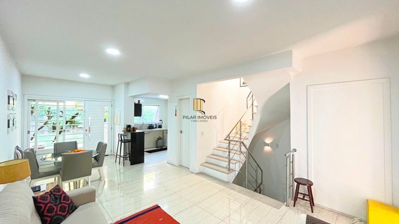 Casa de Condomínio 4 dormitórios no bairro Praia de Belas