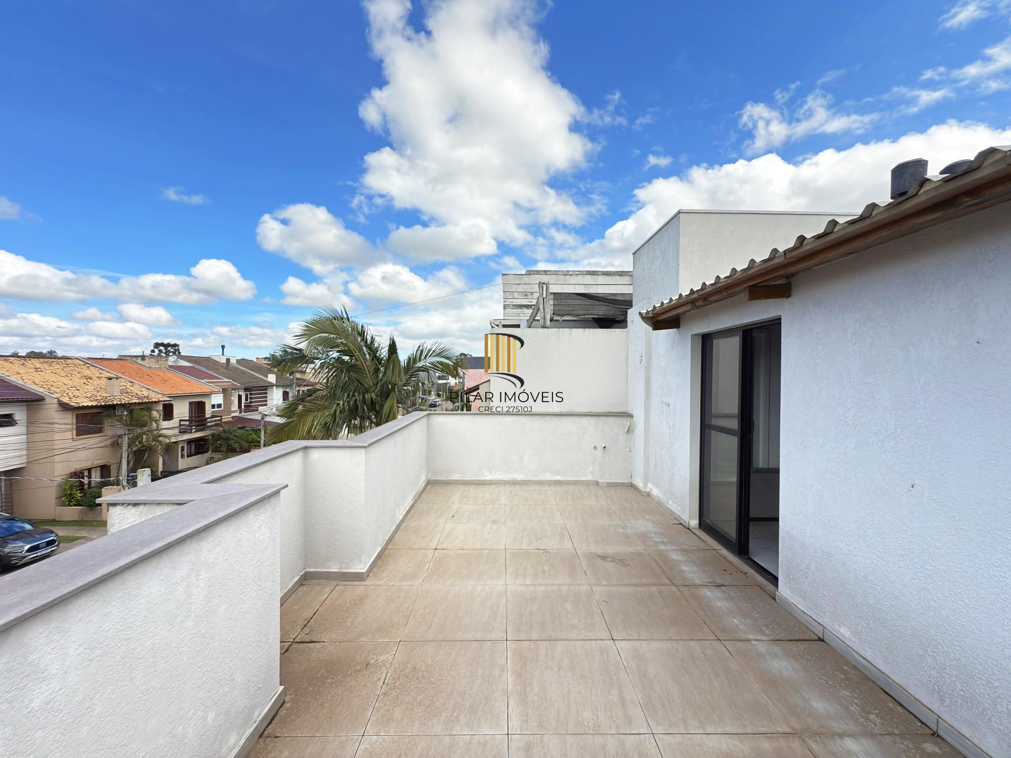 Casa em Porto Alegre, no bairro Hípica, com 4 dormitório(s), à venda.