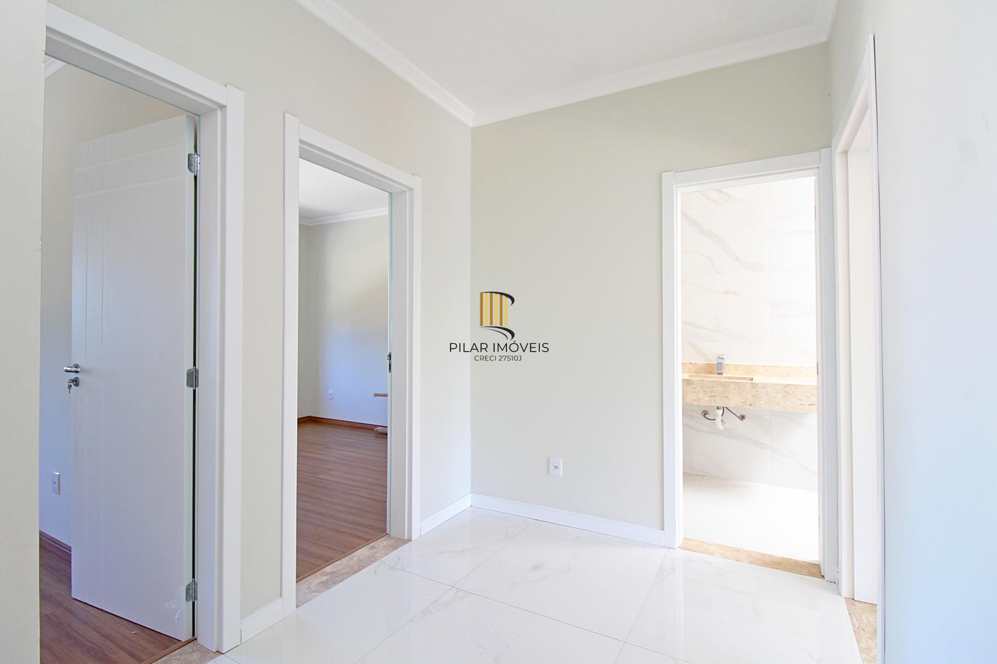 Casa em Porto Alegre, no bairro Hípica, com 3 dormitório(s), e 3 banheiros, à venda.