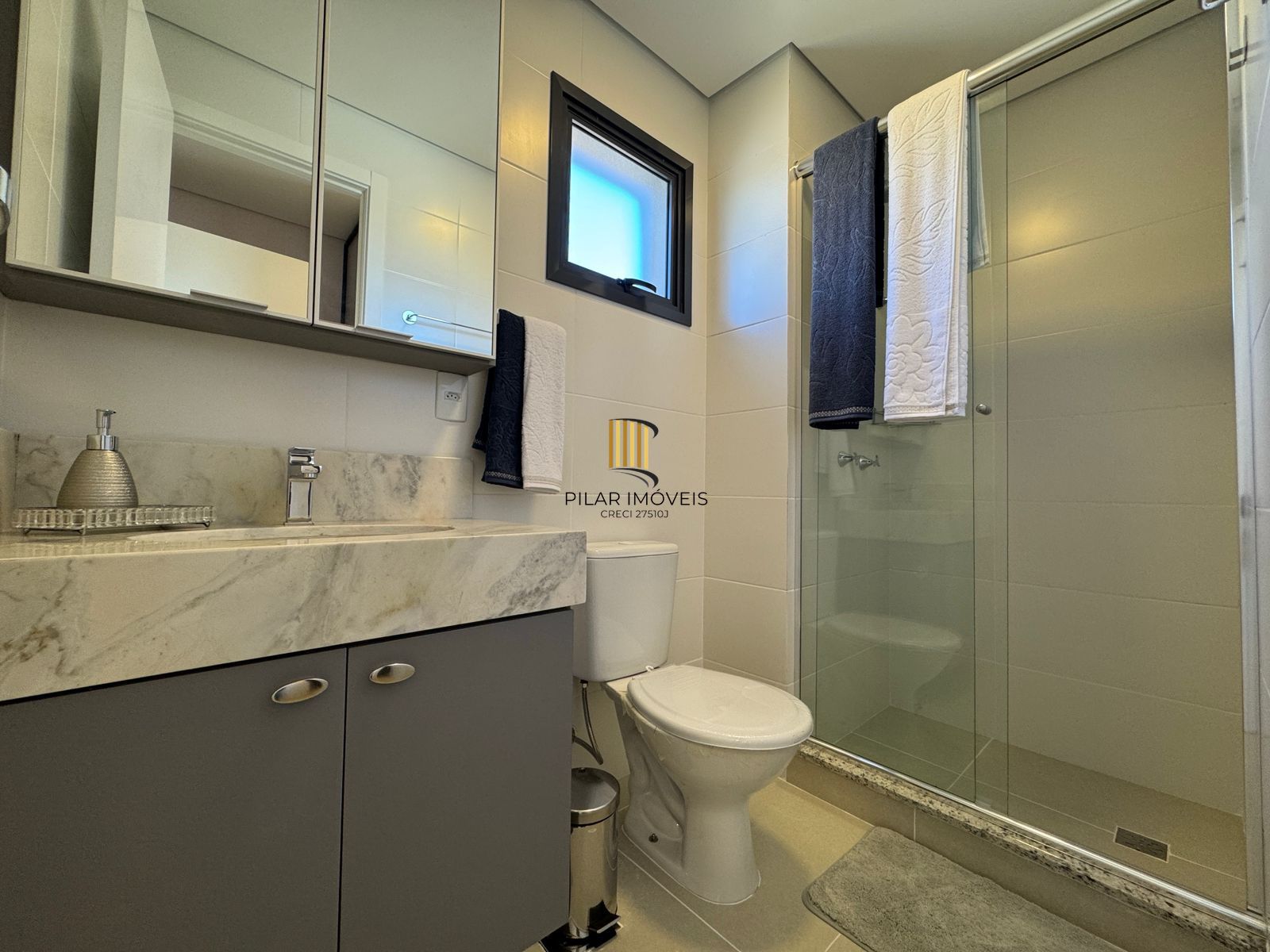 Apartamento 100 % Mobiliado, decorado, 2 dormitórios, 2 vagas , 68m² privativos