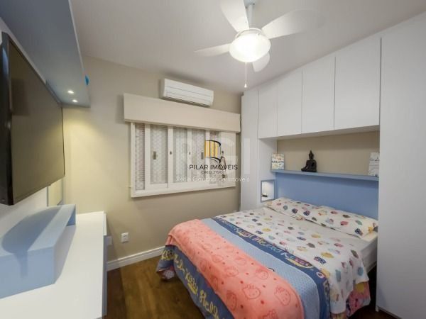Casa em Porto Alegre, no bairro Vila Conceição, com 3 dormitório(s), e 3 banheiros, à venda.