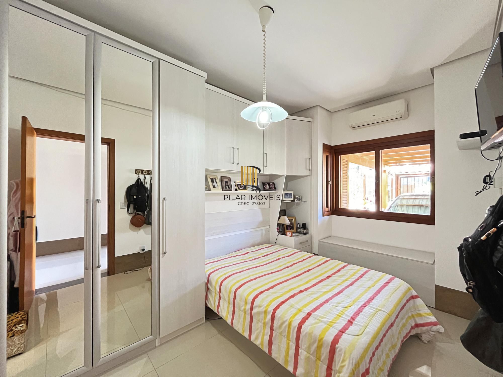 Casa  3 dormitórios, sendo 2 suites no Residencial Hipica Boulevard - zona sul de Porto Alegre.