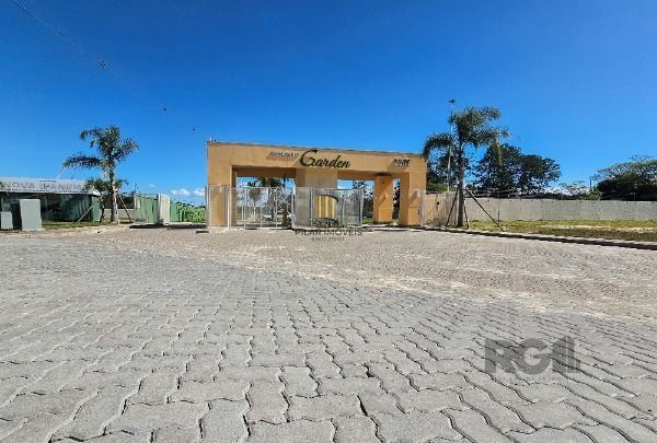 Casa Condominio em Porto Alegre, no bairro Hípica, com 3 dormitório(s), e 3 banheiros, à venda.