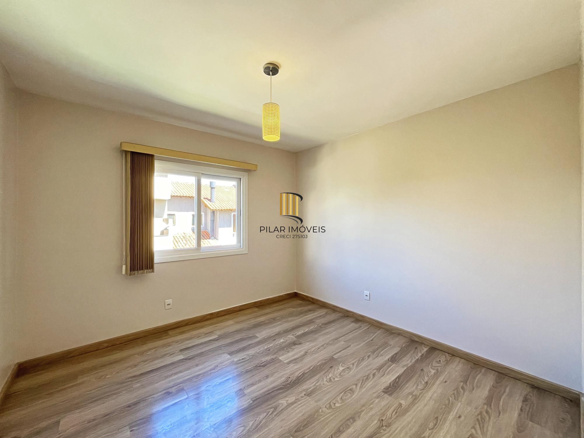 Casa 3 dormitórios no bairro Hípica