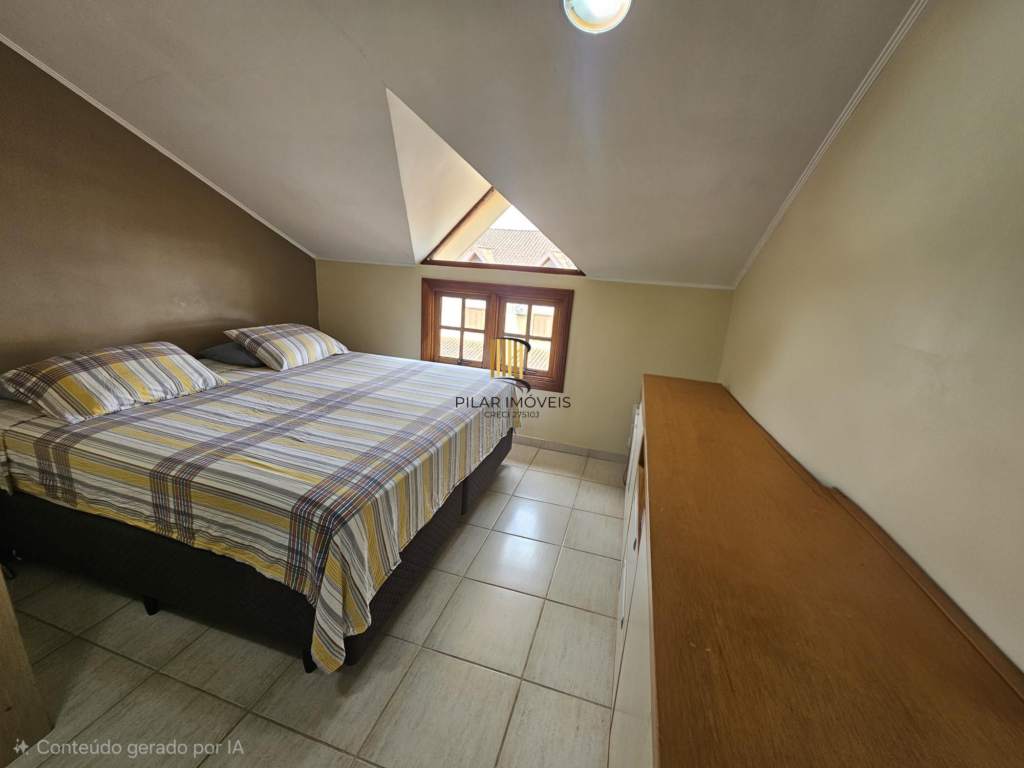 Casa 3 dormitórios em condomínio no bairro Camaquã, a 50 mts da Otto Niemayer.