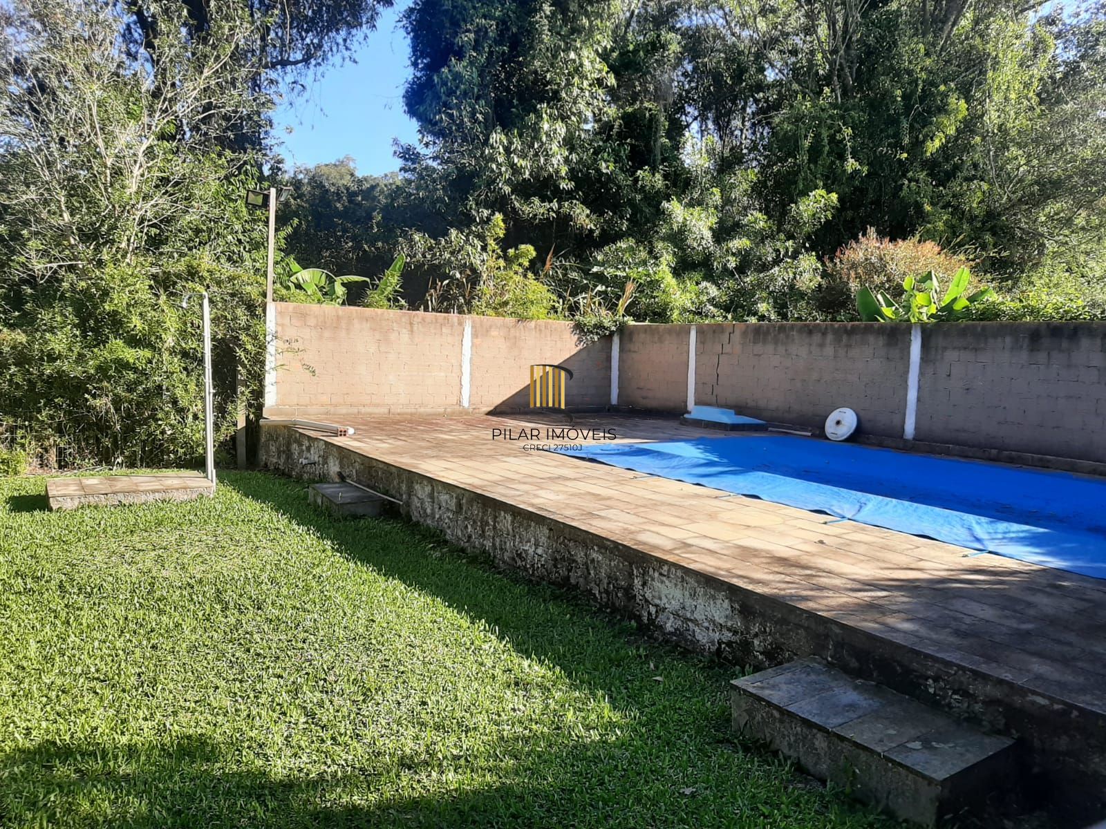 Casa 3 dormitórios no bairro Restinga