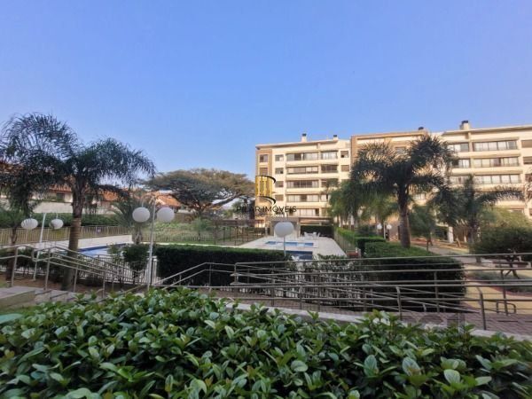 Apartamento em Porto Alegre, no bairro Cavalhada, com 3 dormitório(s), e 3 banheiros, à venda.
