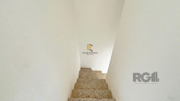 Casa Condominio em Porto Alegre, no bairro Nonoai, com 2 dormitório(s), e 2 banheiros, à venda.